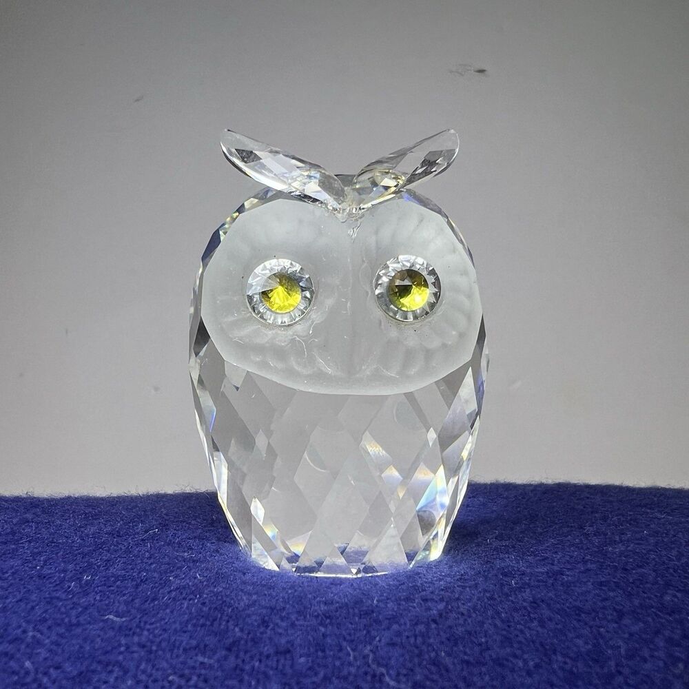 AUTHENTIC Swarovski OWL Crystal Figurine Paperweight Green/Yellow Eyes 2”